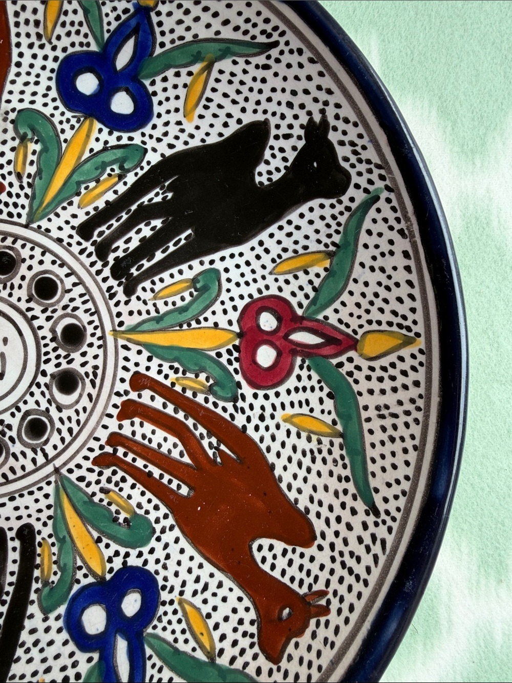 11.5” Vintage Hand-Painted Ceramic Arabic Decor Plate-Black Brown Blue Green red - Picture 4 of 9
